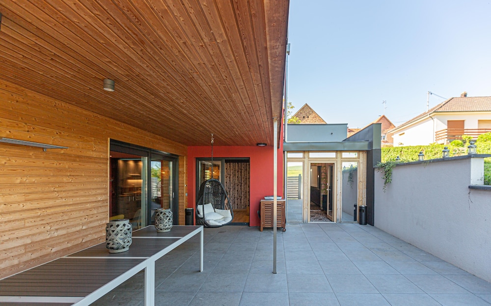 La Maison Devant La Prairie, 写真 145