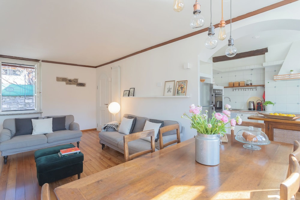 Emily's Holiday House - Authentic Lake Como by Rent all Como