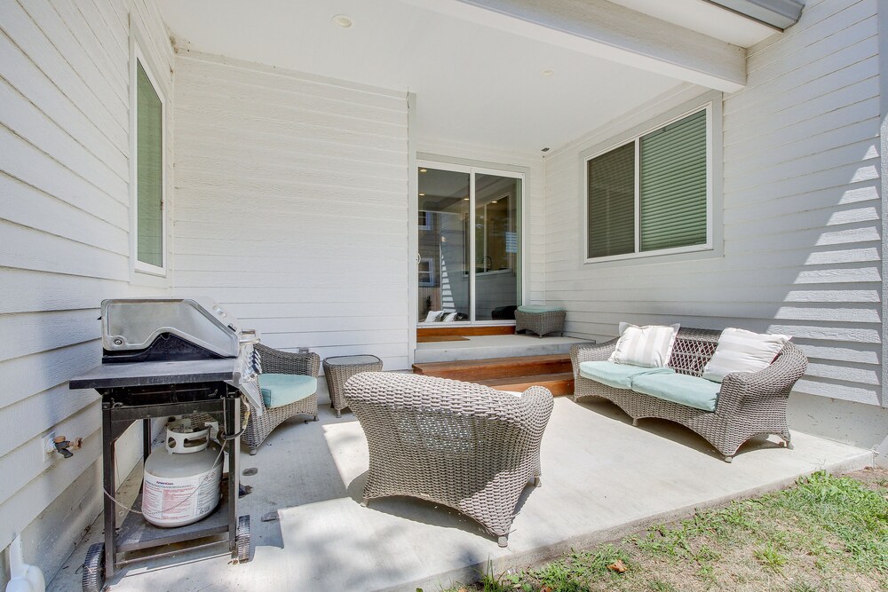 Modern Lawrence Home w/ Patio < Half-mi to U of K! view 2