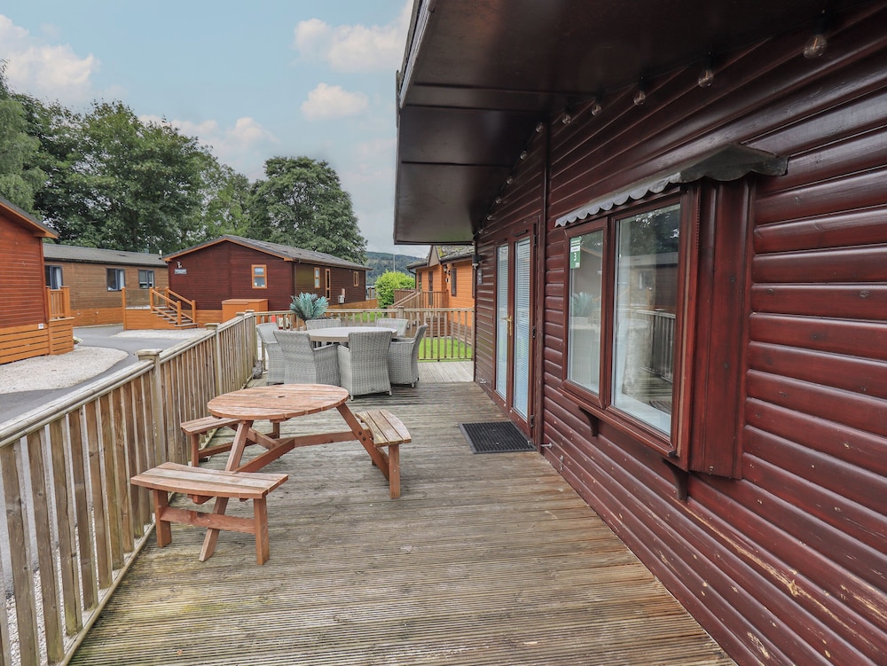 Lake View Lodge