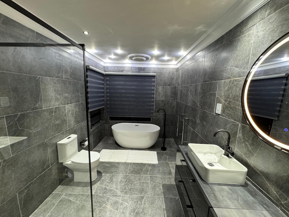 Bryanston Luxury Secure 4BR Haven