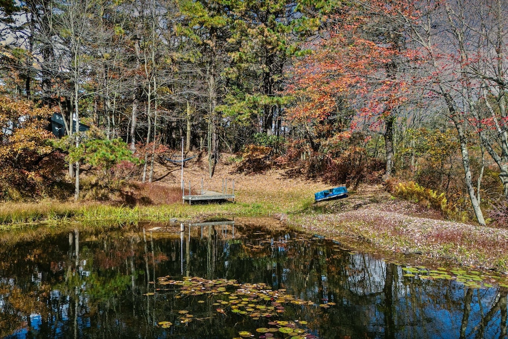 Mohegan by Avantstay Private Dock Firepit Community Pool Beach
