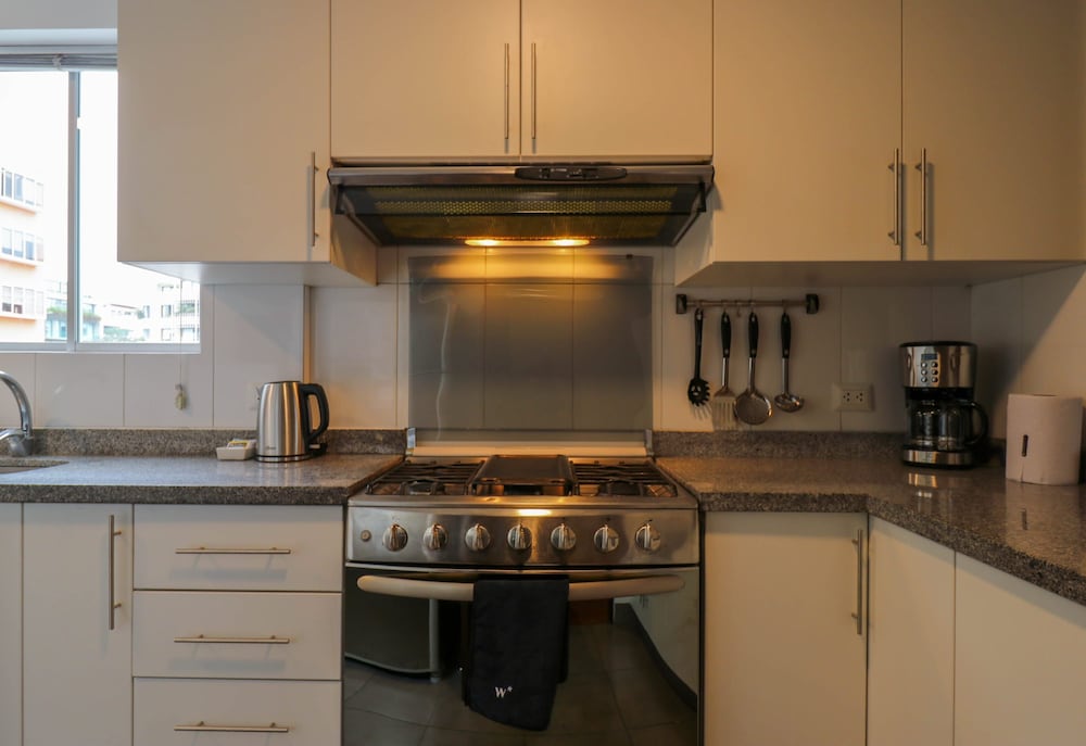w Elegant 2BR w Fantastic View in Miraflores