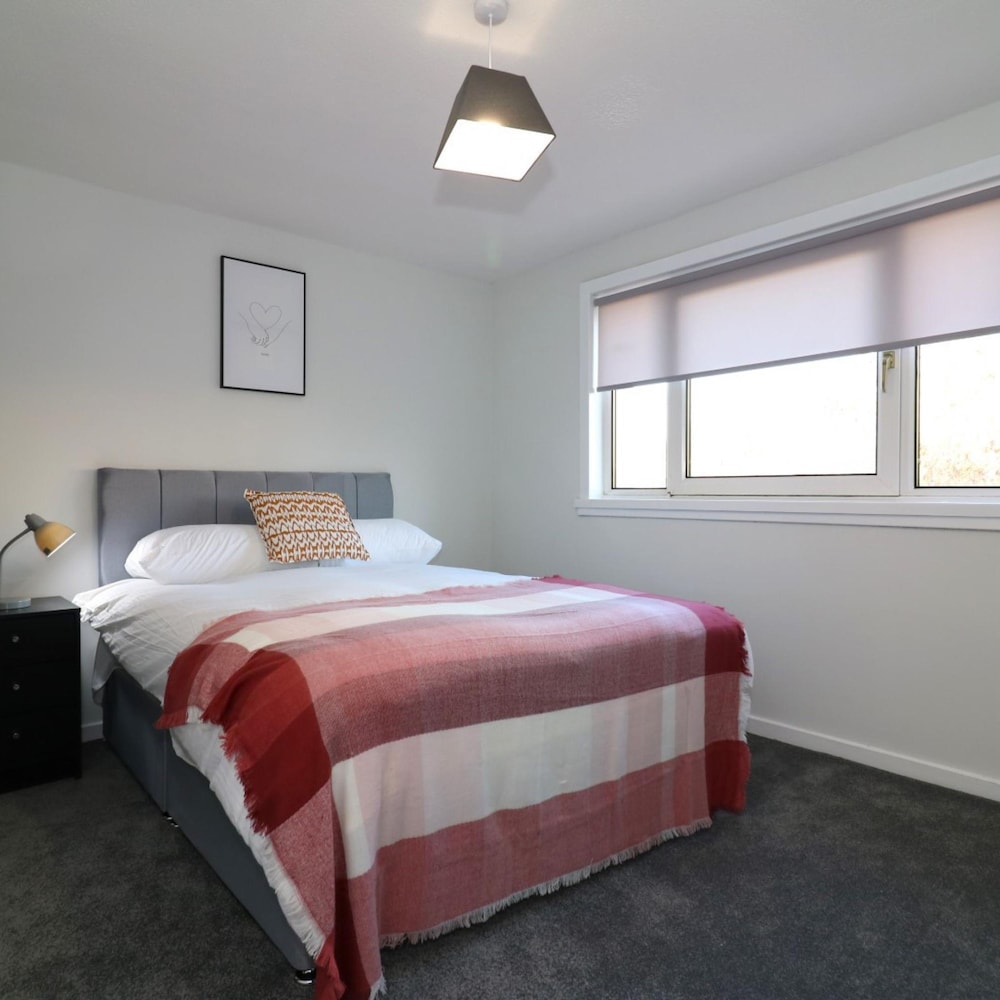 Salisbury House - East Kilbride view 5