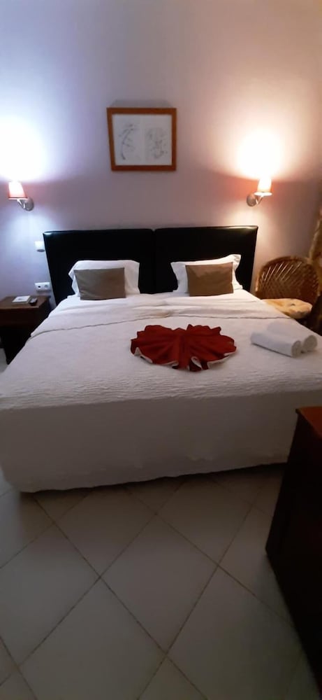 Room in Guest Room - Deluxe Double Room With Balcony in Vila do Maio