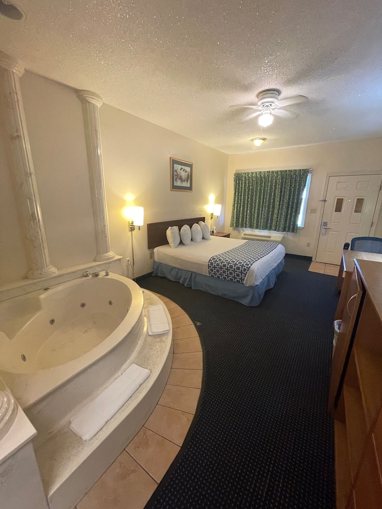Flamingo Inn