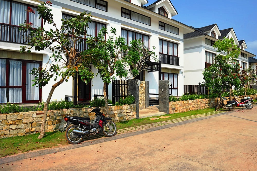 Kosmos Phu Quoc Villa