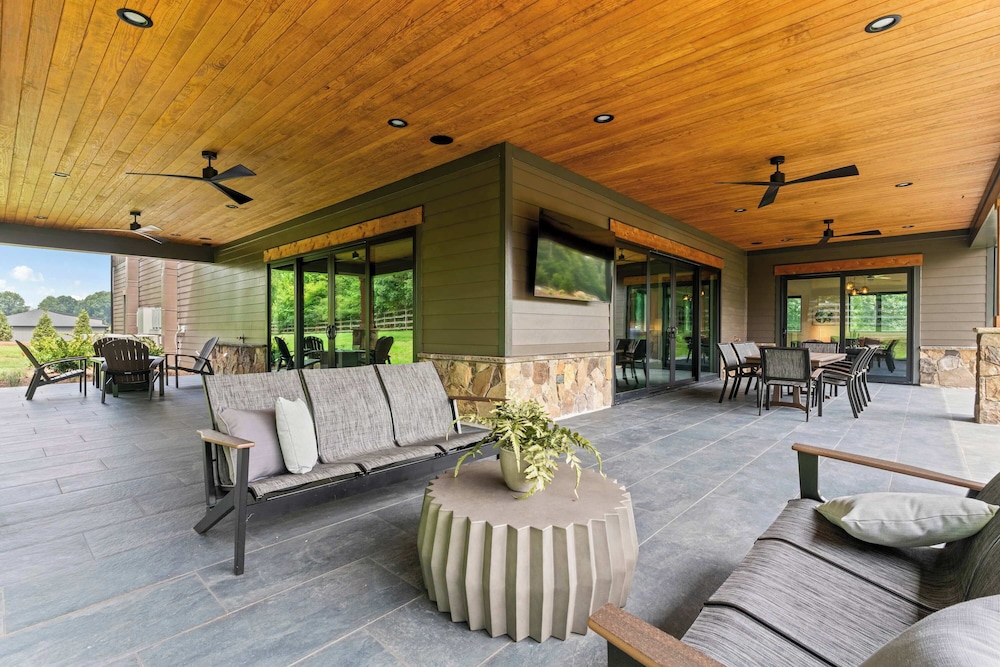 The Luxe Barn Home for 4