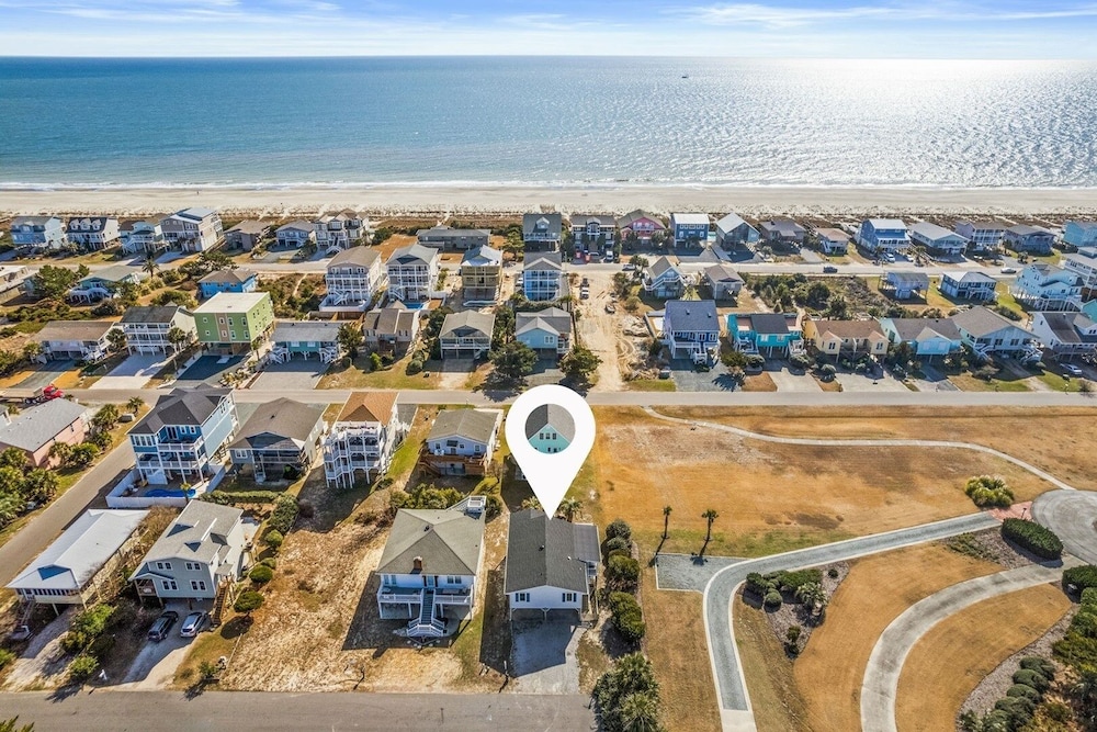 Dunebug Cottage / 319 Sandpiper Lane 3 Bedroom Home by RedAwning view 4