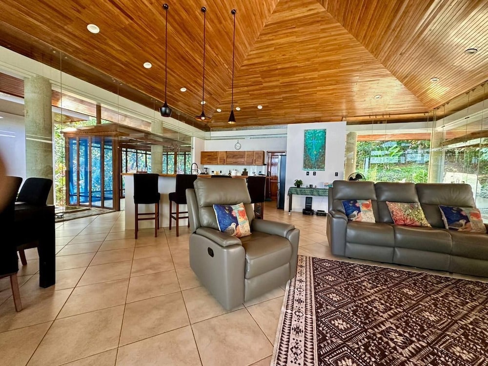Luxurious Rainforest Retreat in Drake Bay, Osa, Costa Rica