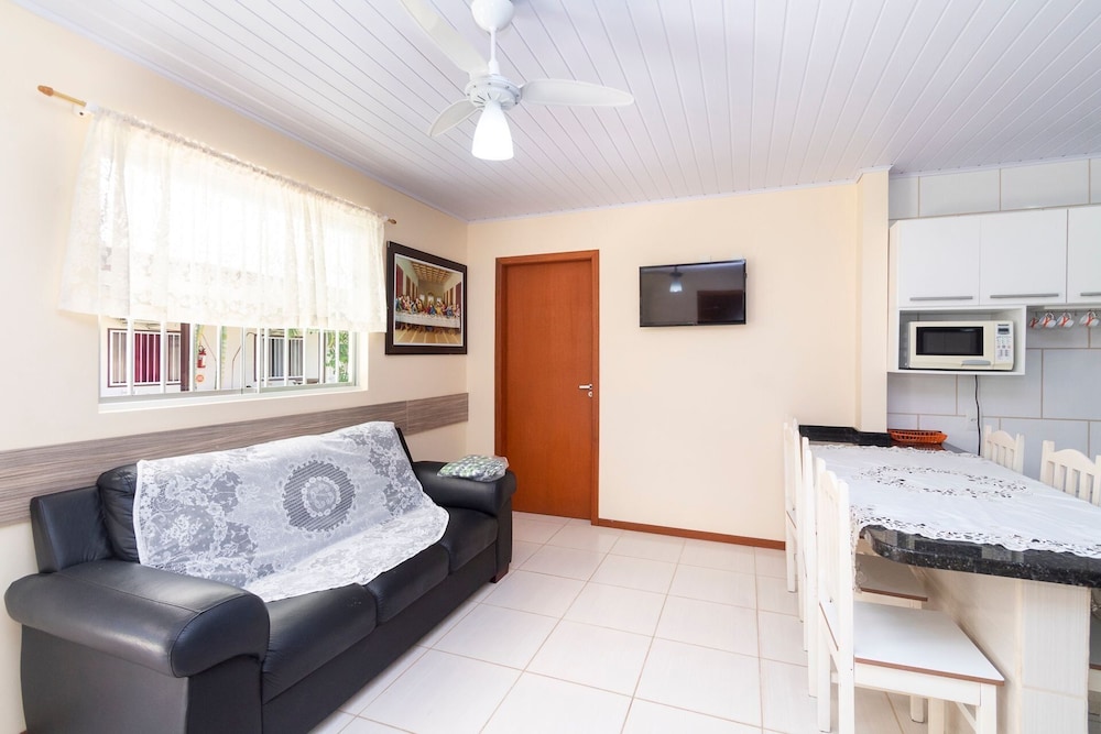 AP 05 Ala Bombinhas Residencial Solavir