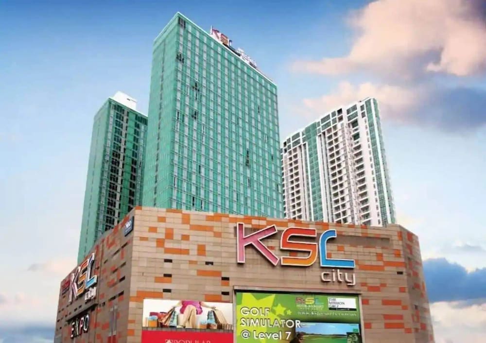 Chic 3BR KSL Desplanade 2 TVs Free Parking photo 8