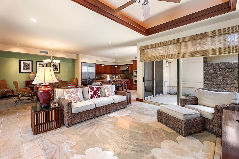 Family-friendly & Romantic Getaway - Beach Club Access- Vrkcv