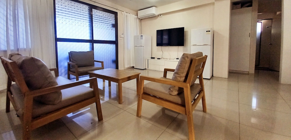 Leisure City Apartment - view 9