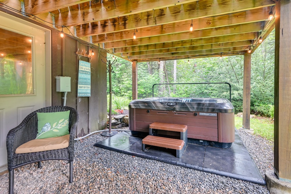 Tolland Cabin w/ Private Hot Tub & Grill!