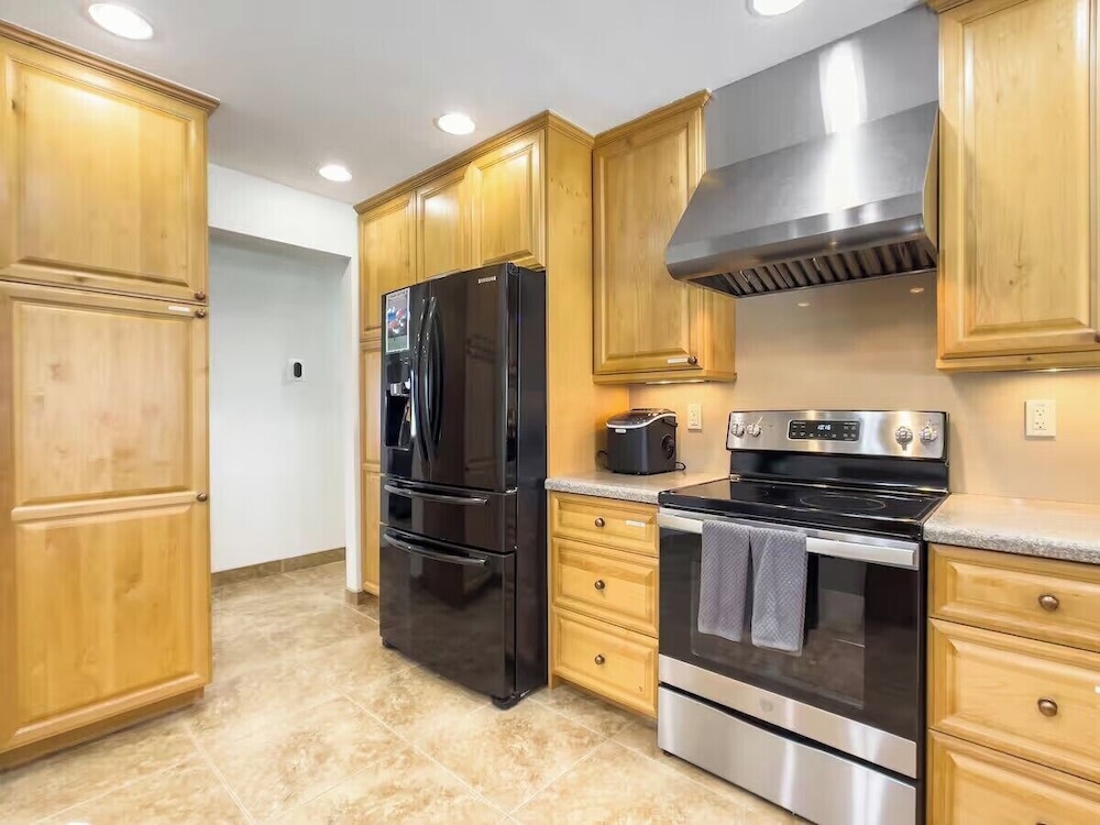 Chandler oasis with pool & hot tub