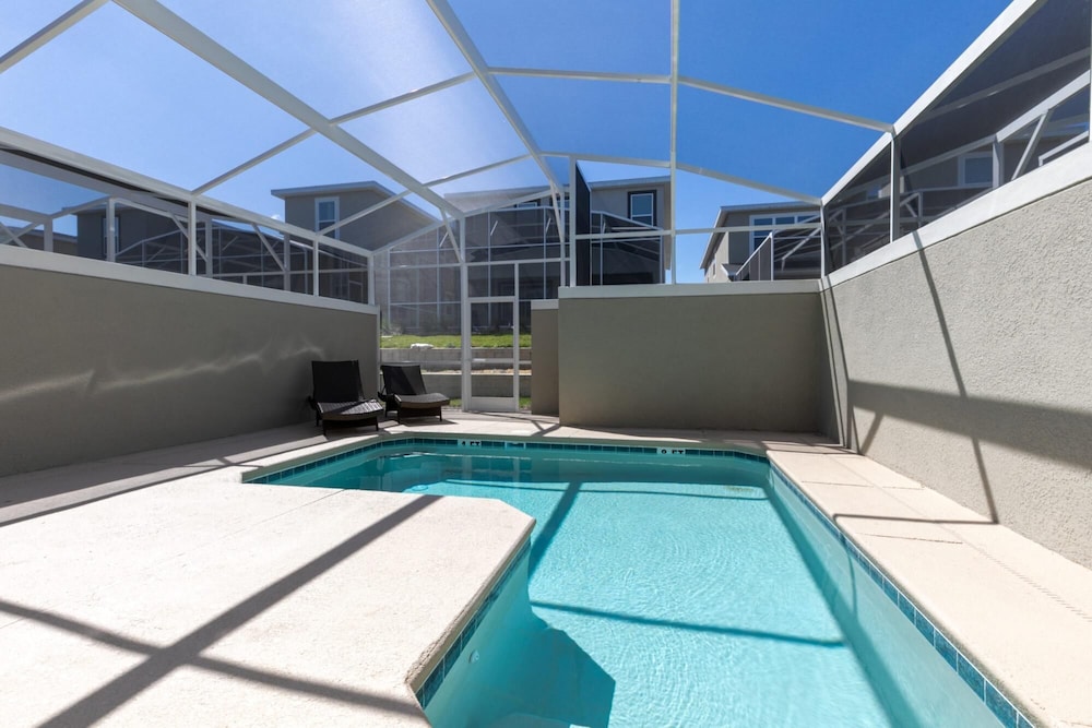 Charming Townhome Near Disney - Image 2