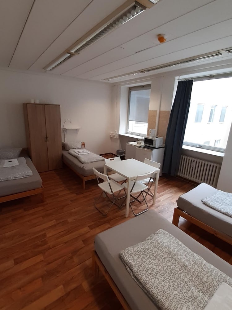 2-Rent Group Hostel Zimmer&Apartments GKP2