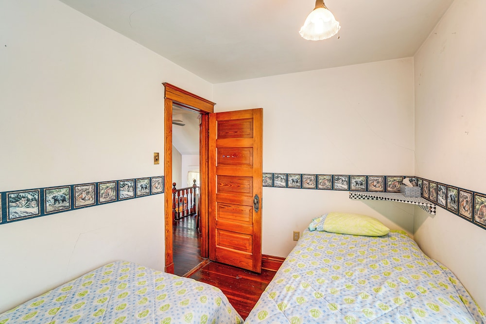 Cozy Rural Hideaway in Mcintosh County!