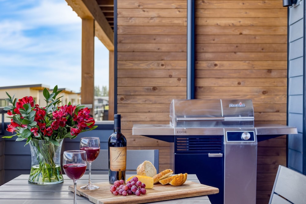 1216 Skyline Ranch 200 Downtown Location Private Hot Tub Mins to Old Bend
