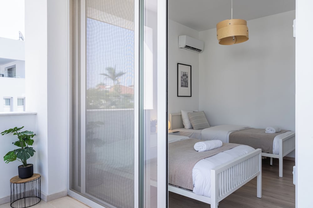 Valleria - 2 BR Apt W Pool in Larnaca