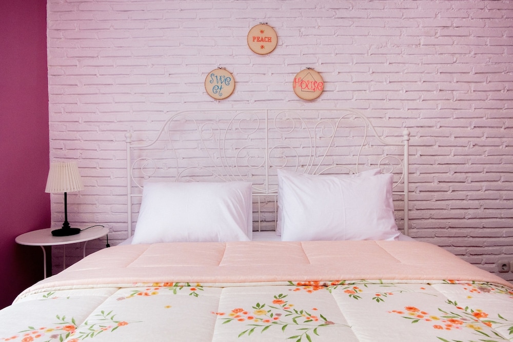 Sweet Peach House