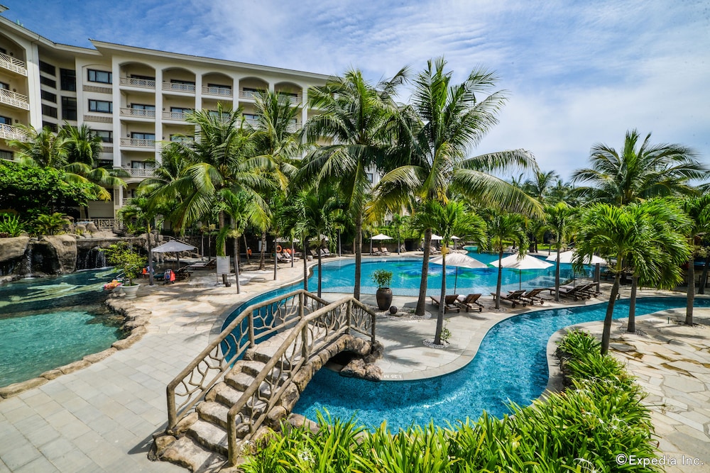 Olalani Resort and Condotel
