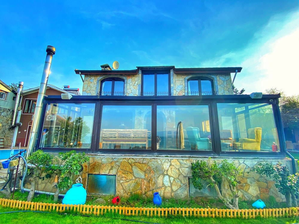Villa Atroa