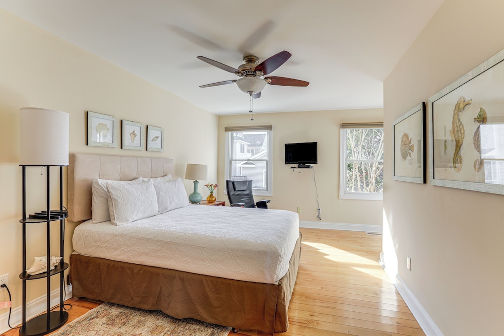 Steps to Shore: Spacious Atlantic City Retreat!