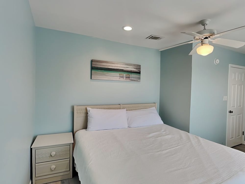 Dominica at Port-O-Call by Southern Vacation Rentals view 5