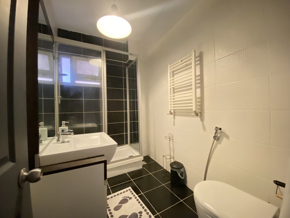 Chic Flat With Balcony in the Heart of Beyoglu