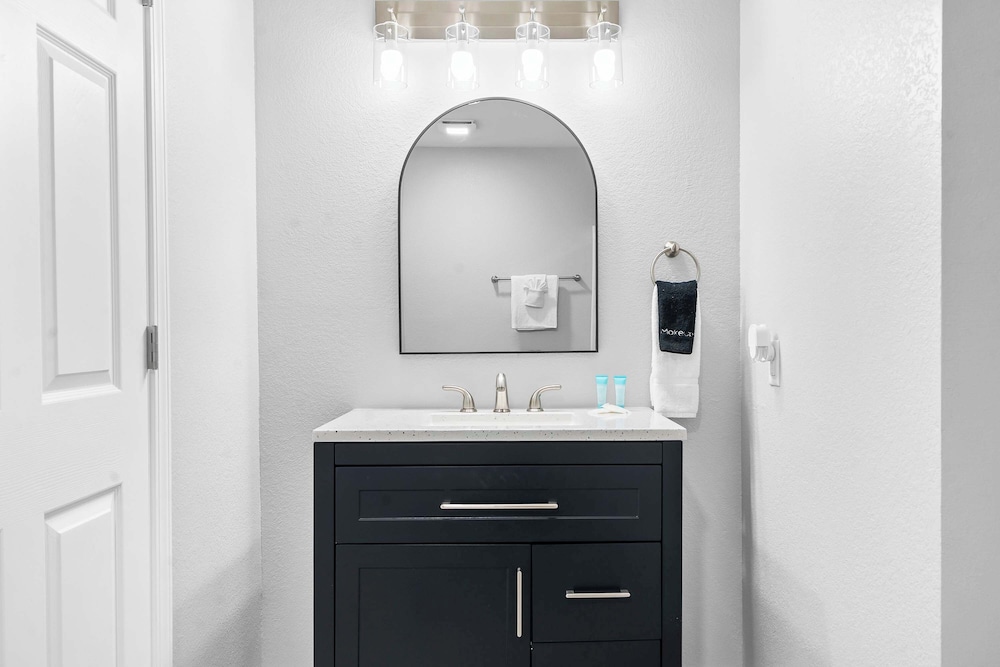 Waterview Oasis Stay for 4