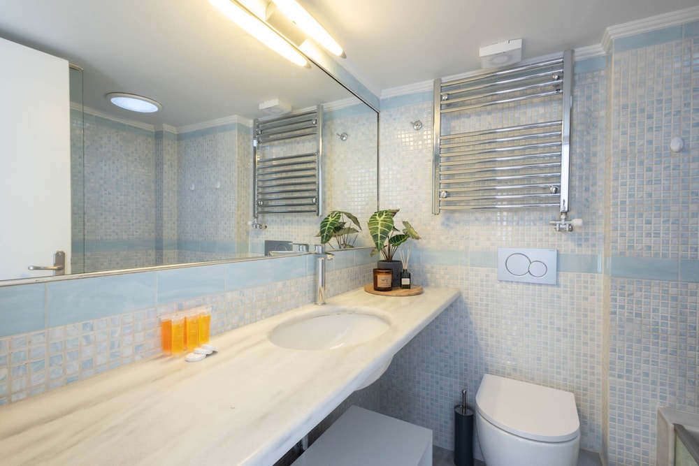 Acropolis Sky Retreat Jacuzzi 3BR Maisonette