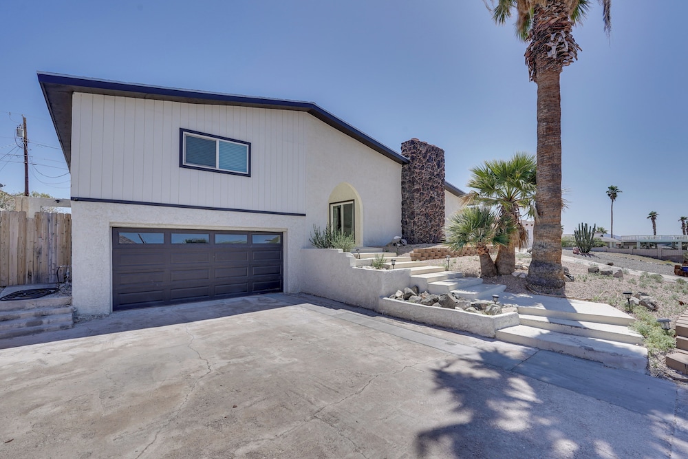 Pool, Game Room, Hot Tub: Lake Havasu City Oasis!
