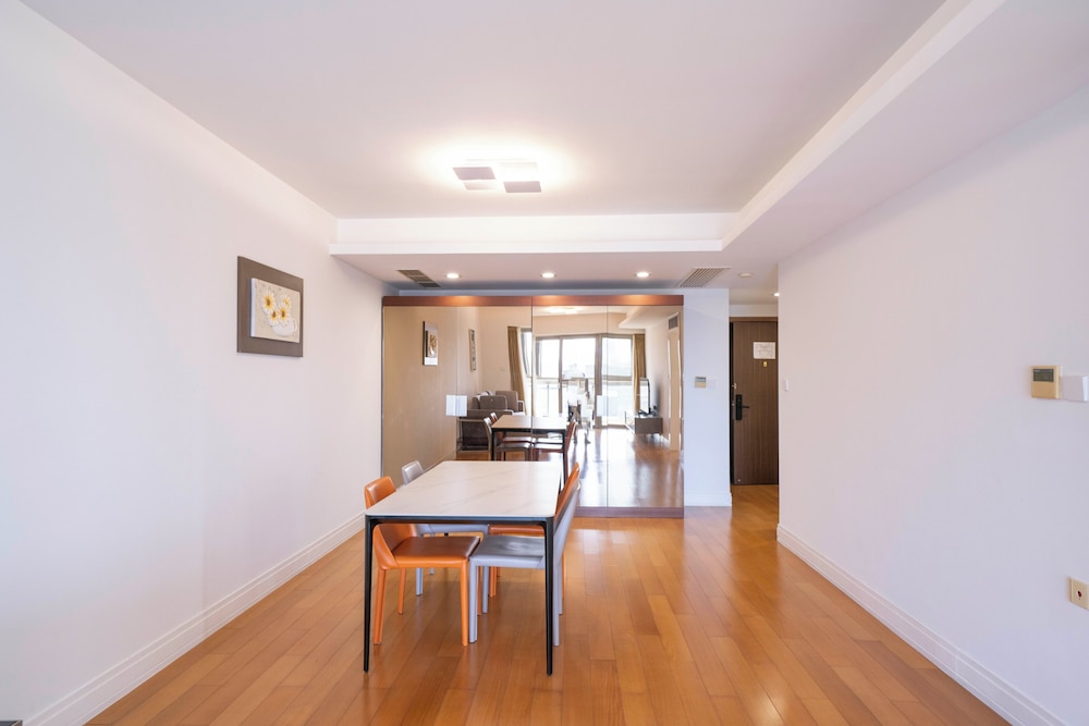 Tyms Comfortable 2BR 1BA Apt Xujiahui