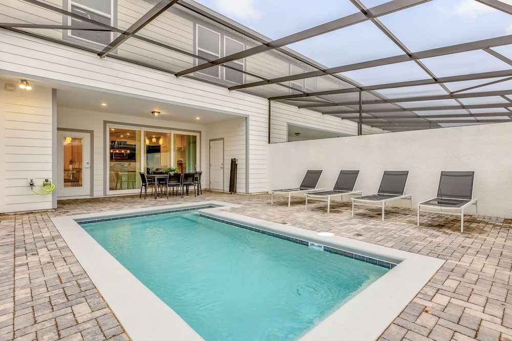 Upstay Theme Rooms and Arcade Games Plus Private Pool