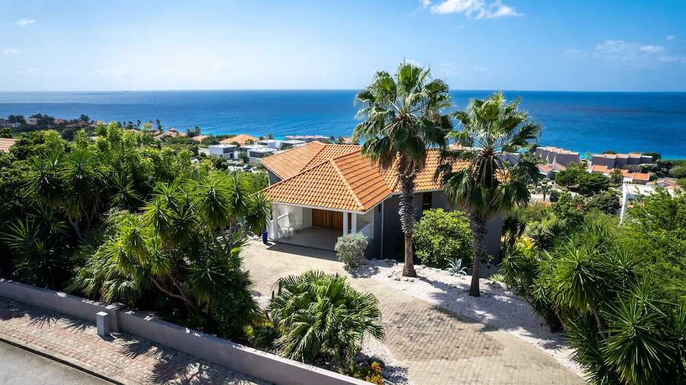 Coral Estate Holidays