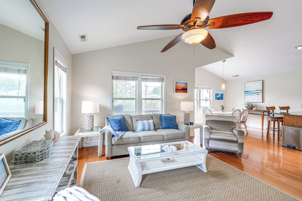 Walk to Beach & Boat Ramp: Home w/ Outdoor Area