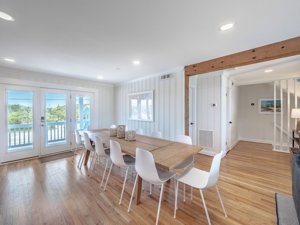 Surfside Cottage by Topsail Realty