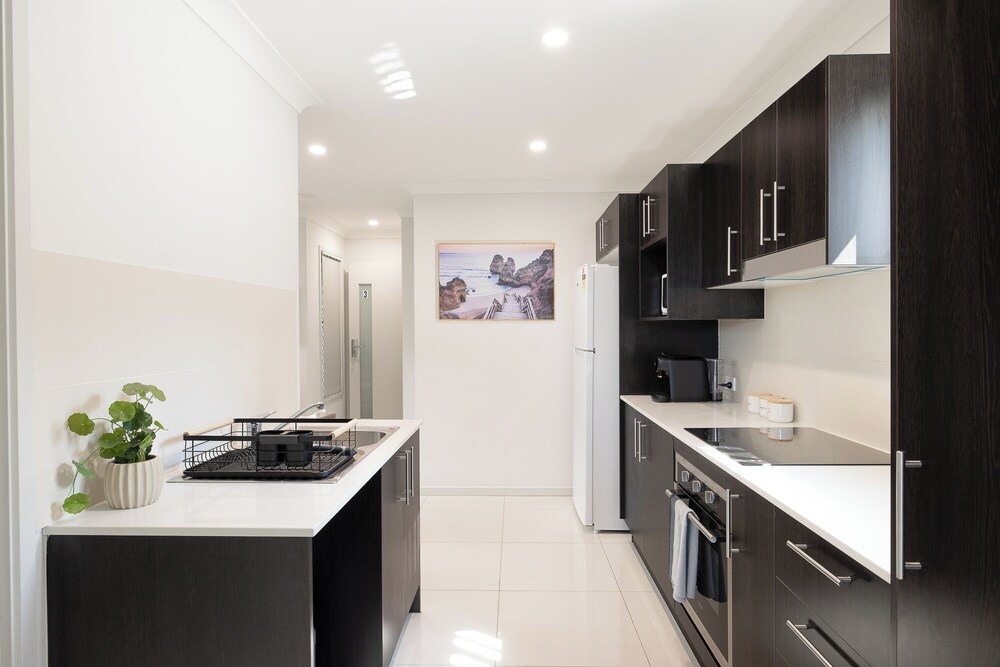 Smart Suites Self Check-in Apartments - 35A Freney