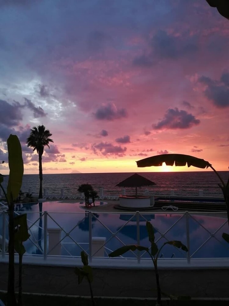 Cala Petrosa Resort