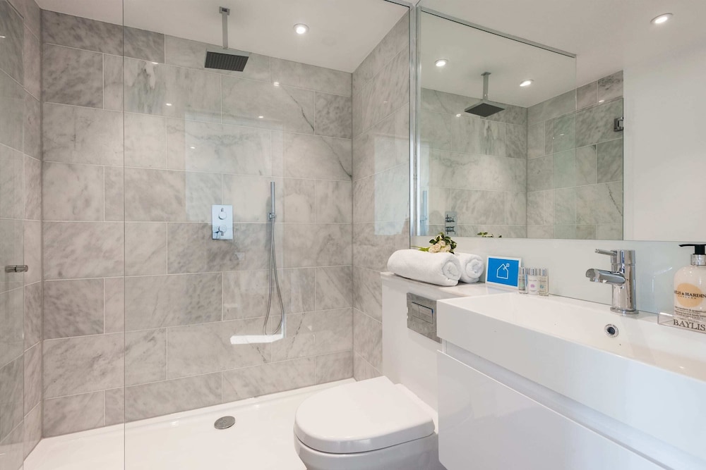 Lillie Road Residence IV