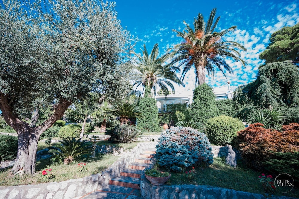 Villa Paradiso in Anacapri view 4