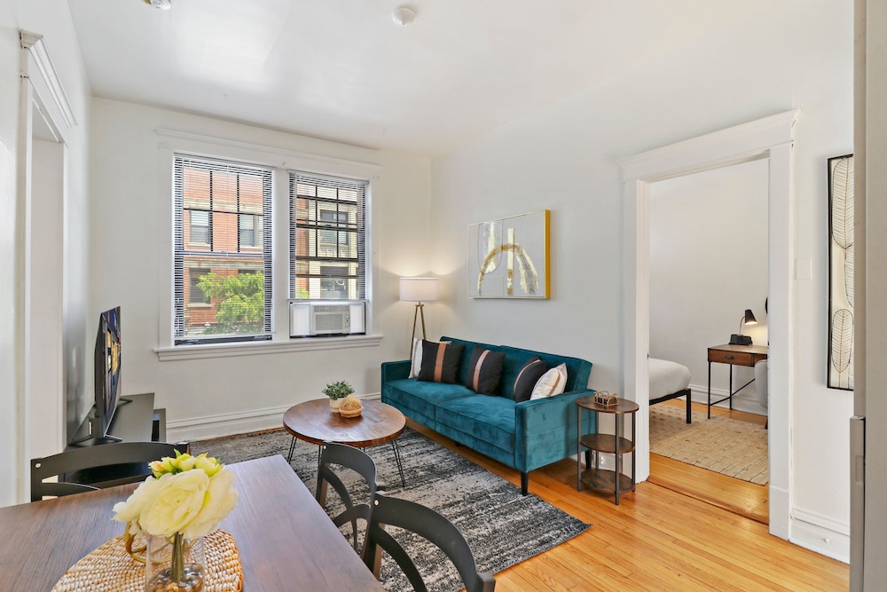 Stylish 2BR - Clark 2