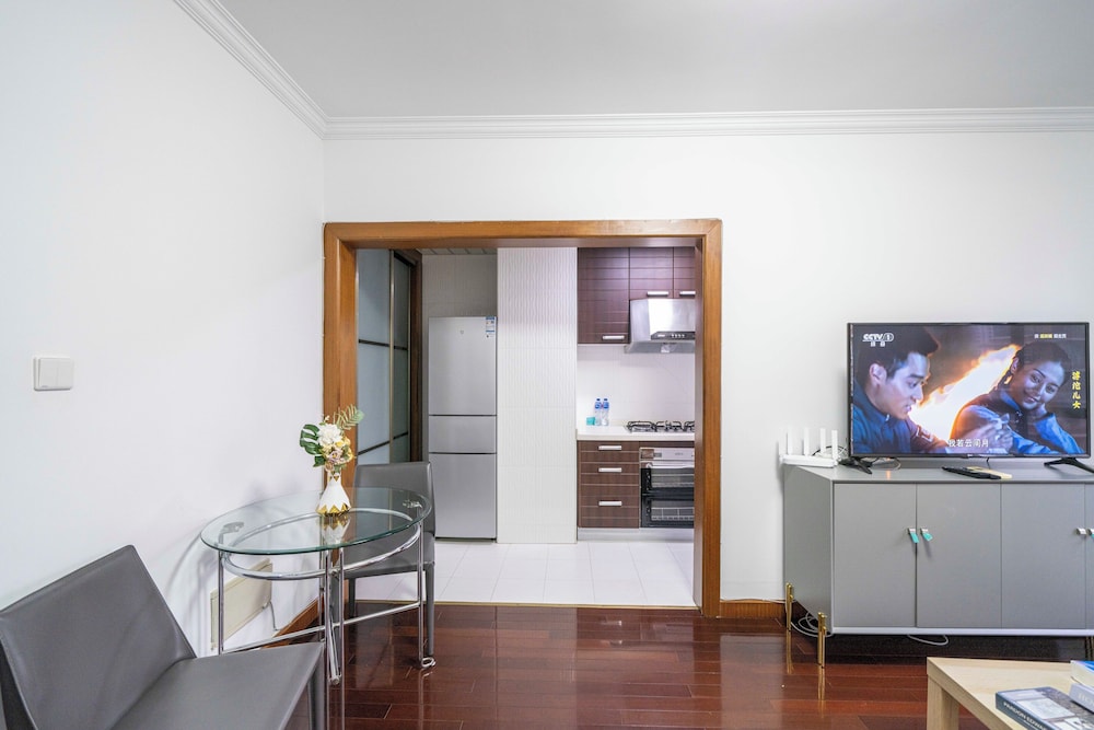 Tyms Modern 1BR APT Gubei Carnival Court