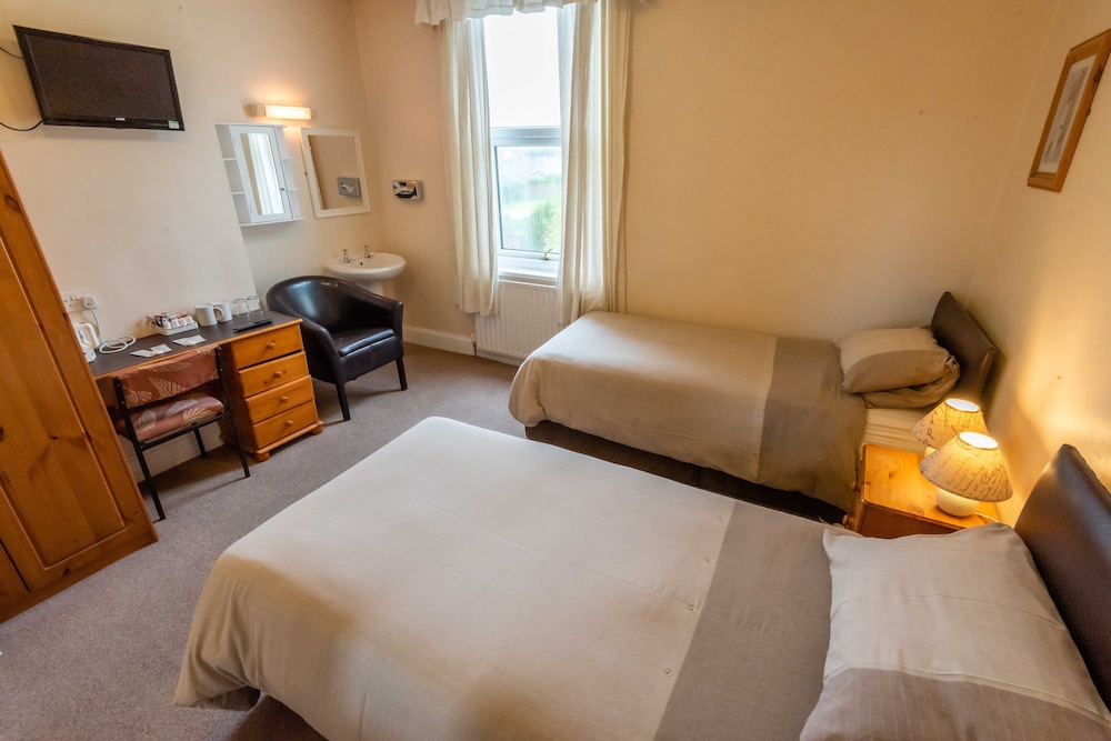 Hartlepool Vacations - Aarondale Guest House - Property Image 3