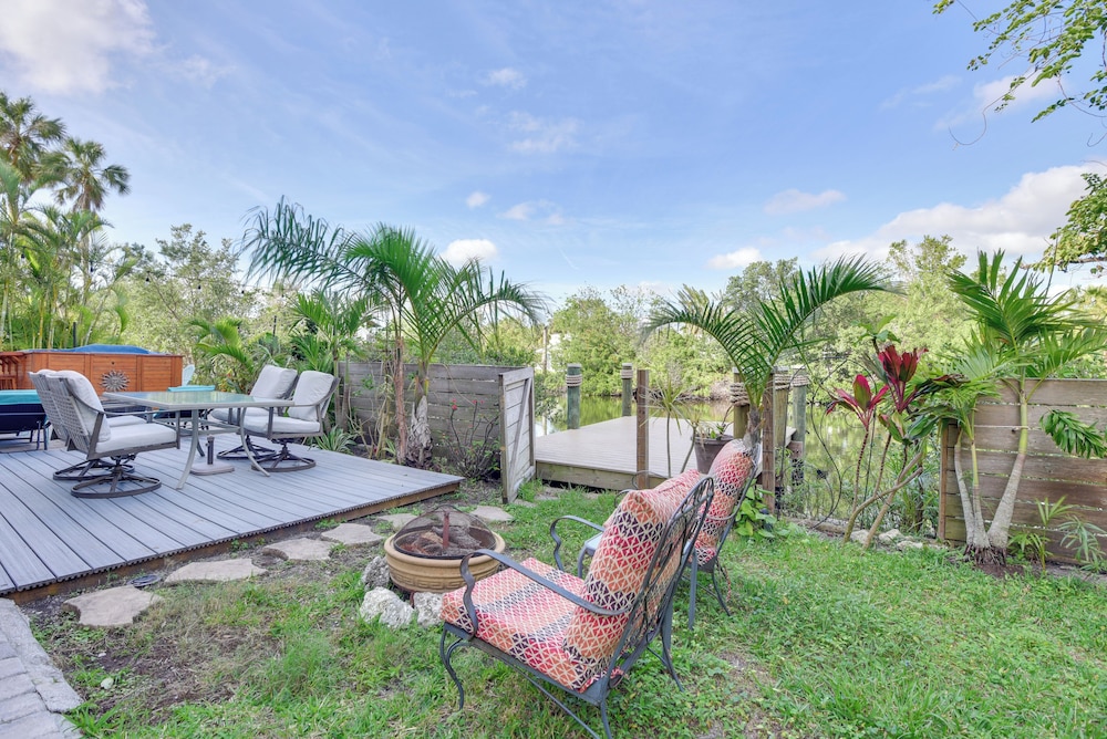 Dock, Kayaks & On-site Pond: Terra Ceia Home