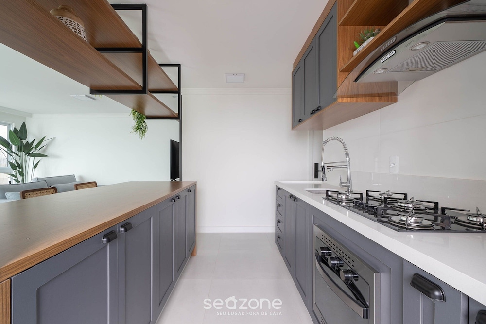 2BR Seaview apt Near Itapema Beach Sem501