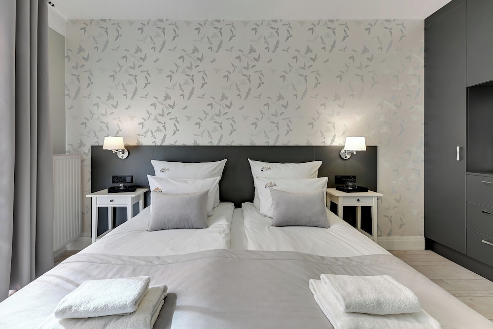Aura - Riverside & Parking by Downtown Apartments