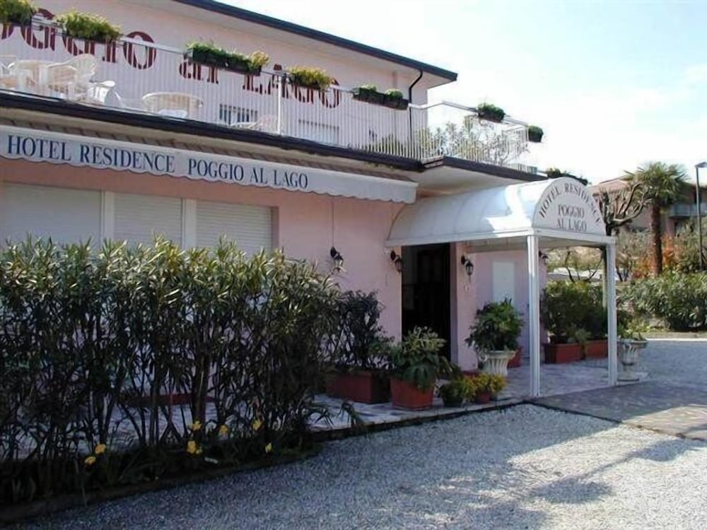 Poggio al Lago